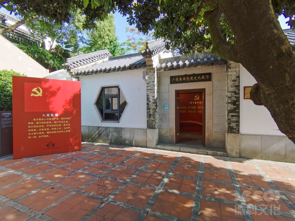 政治歷史紅色展館設(shè)計中，如何突出紅色革命的歷史意義？